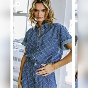 NWT Free Market By Flying Tomato Textured Denim Snap Button Down Top